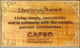 LiveSimply Plaque